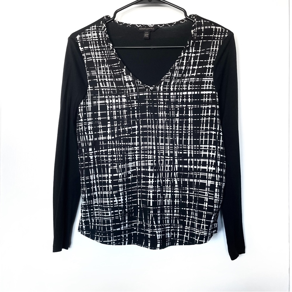 Banana Republic v-neck black longsleeve